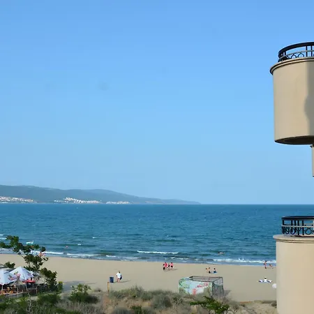 Golden Rainbow 아파트호텔