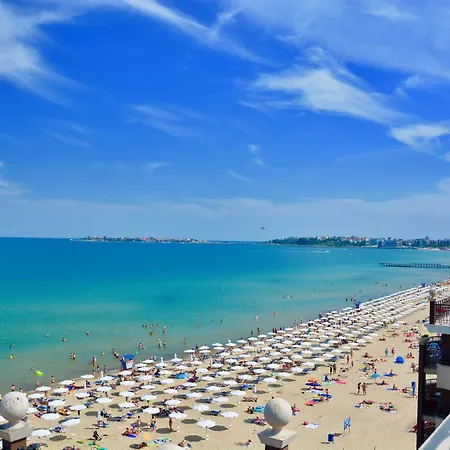 Golden Rainbow 아파트호텔