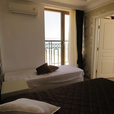 Golden Rainbow 써니비치