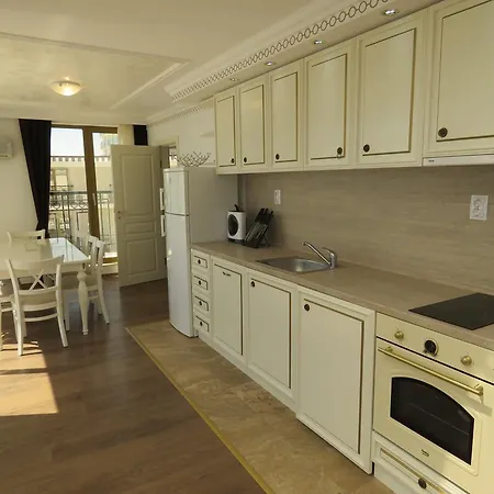 아파트호텔 Golden Rainbow 써니비치