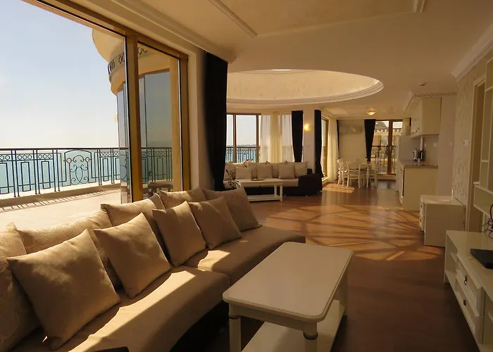 Golden Rainbow Aparthotel 4*