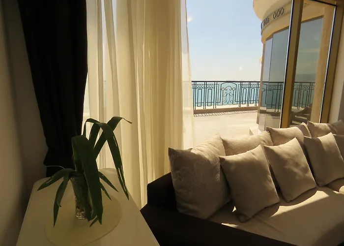 Aparthotel Golden Rainbow