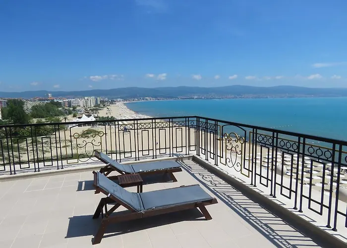 Golden Rainbow Aparthotel