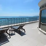 Aparthotel Golden Rainbow
