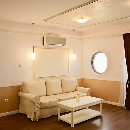 Apart Otel Golden Rainbow 4*