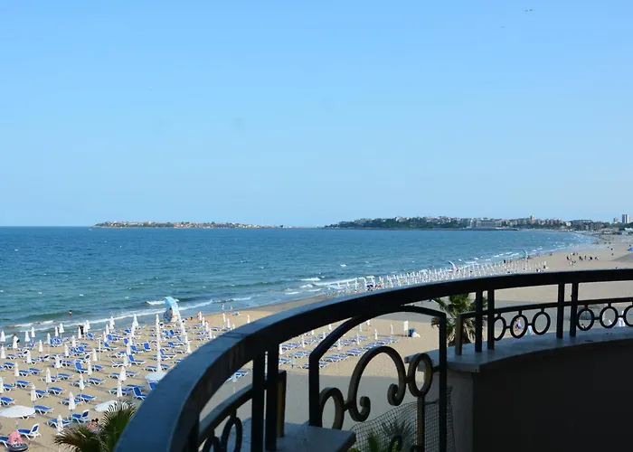 Golden Rainbow Aparthotel 4*