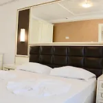 شقة فندقية Golden Rainbow 4*