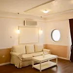 شقة فندقية Golden Rainbow 4*