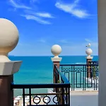 Golden Rainbow شقة فندقية 4*
