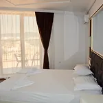 Golden Rainbow شقة فندقية