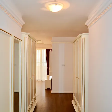 Ξενοδοχείο με διαμερίσματα Golden Rainbow Σάνι Μπιτς