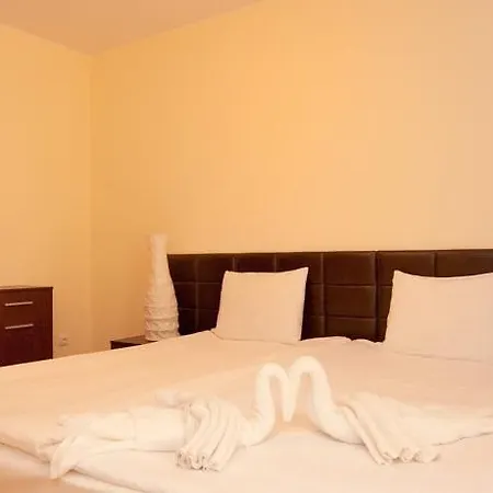 Aparthotel Golden Rainbow