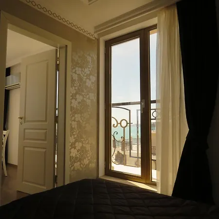 Hotel de apartamente Golden Rainbow