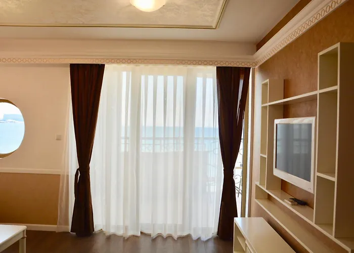 Aparthotel Golden Rainbow