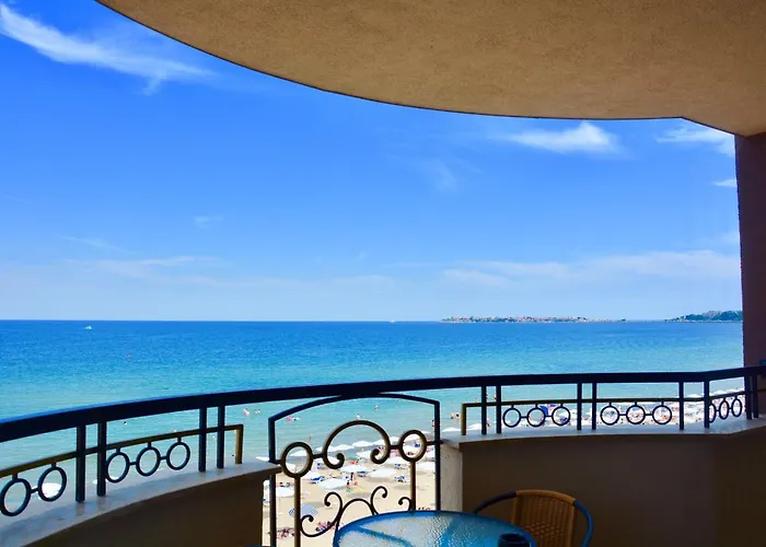 Golden Rainbow Апарт-отель 4*