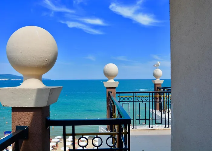 Golden Rainbow Aparthotel 4*