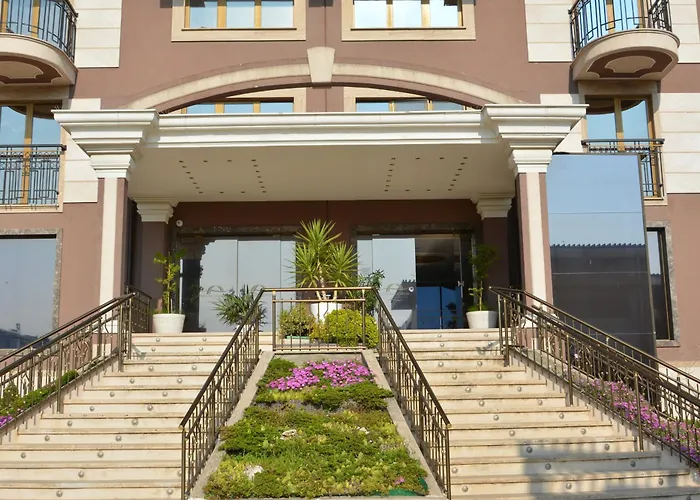 Golden Rainbow Солнечный берег