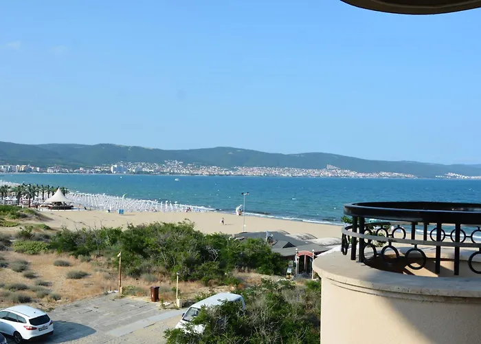 Апарт-отель Golden Rainbow