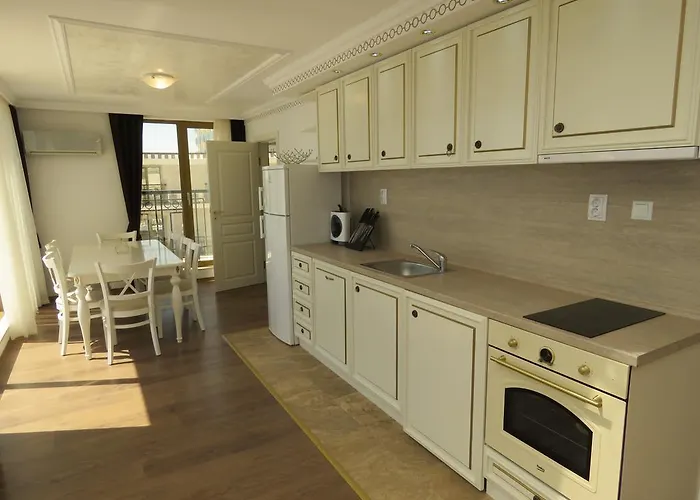 Апарт-отель Golden Rainbow Солнечный берег