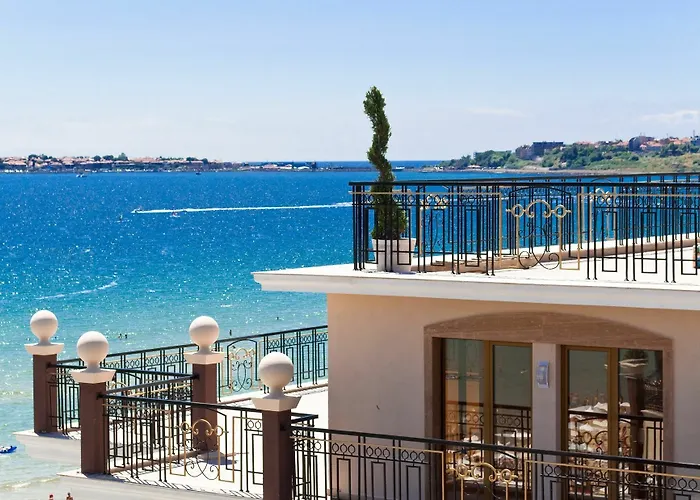 Апарт-отель Golden Rainbow Солнечный берег