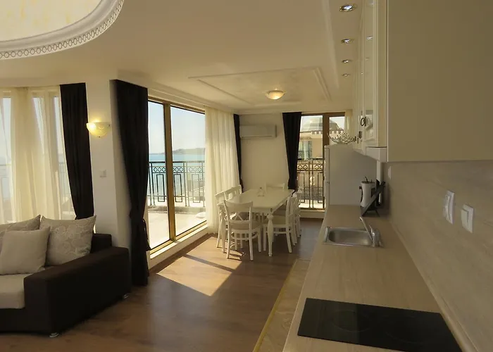 Golden Rainbow Aparthotel